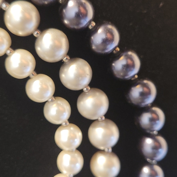 3 strings pearls with crystal brouche - Picture 3 of 6